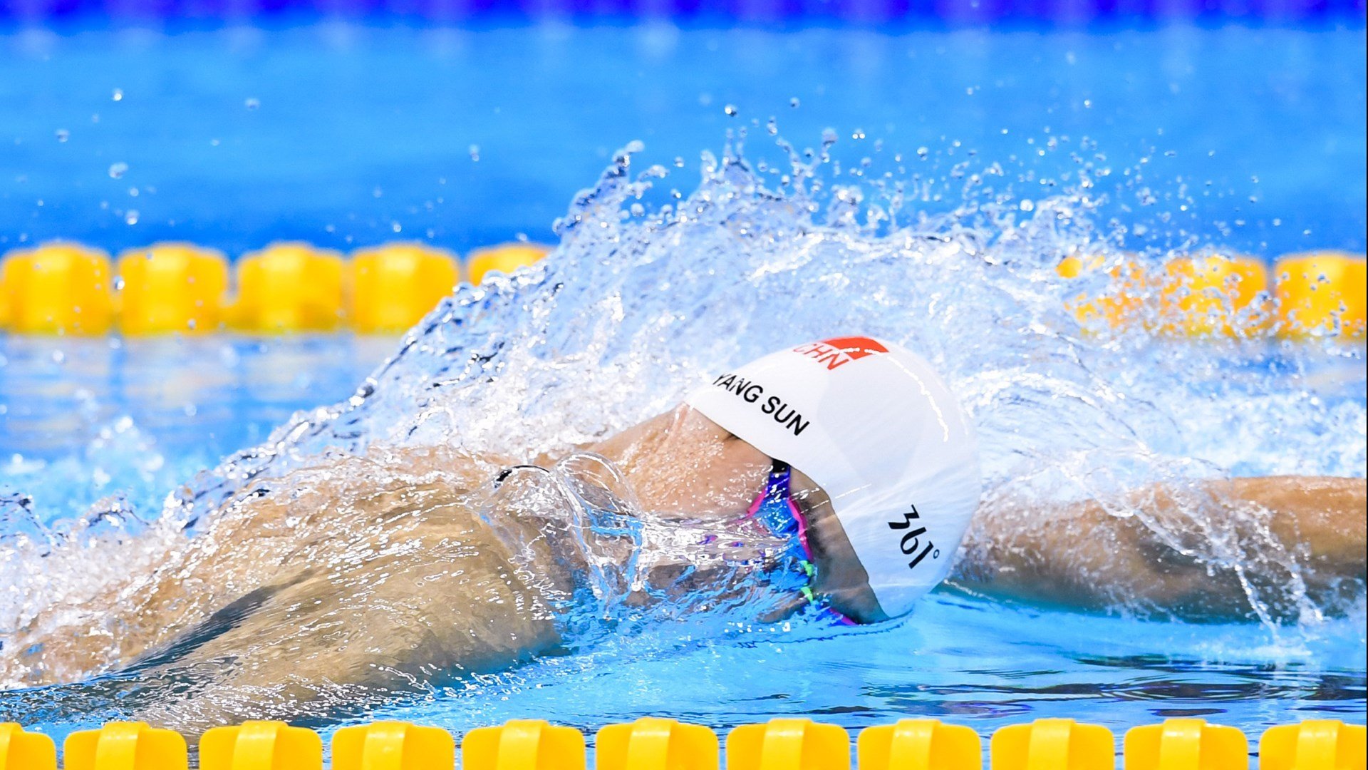 中国男篮战术执行力提升 球队凝聚力增强，中国男篮队内训练